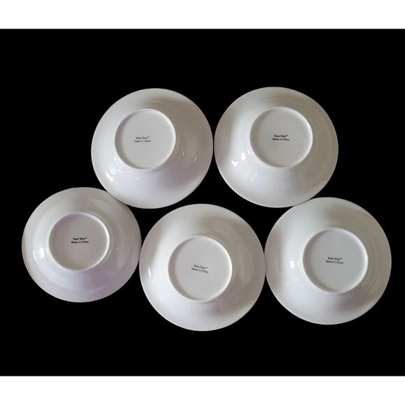 Vintage Totally Today White Embossed Fan Dot Bowls 4 Salad Bowl and 1 Berry Bowl - Picture 6 of 10